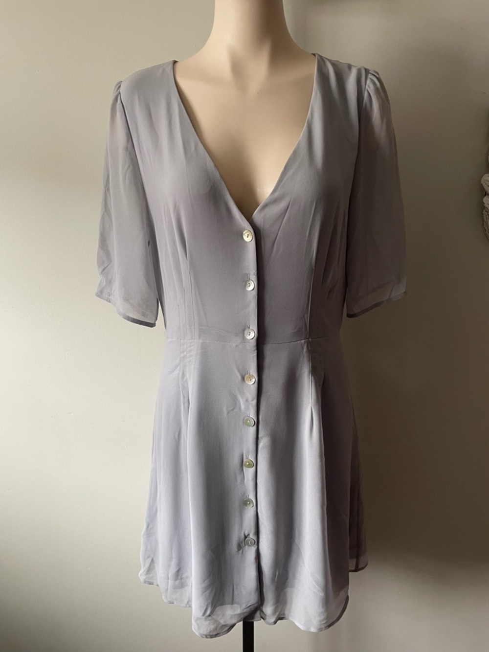 Wilfred Freya Chiffon Button Down Dress Short Sleeve Grey Midi Size 10 NWOT